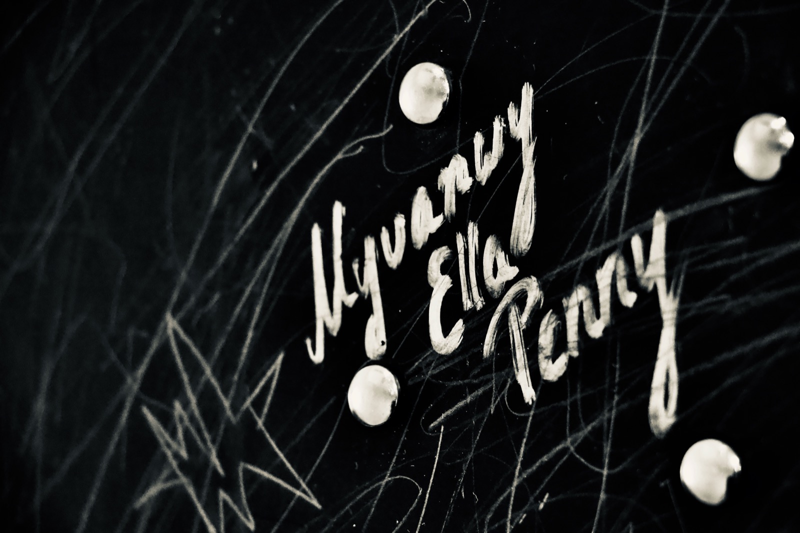 Myvanwy Ella Penny beim Musizieren